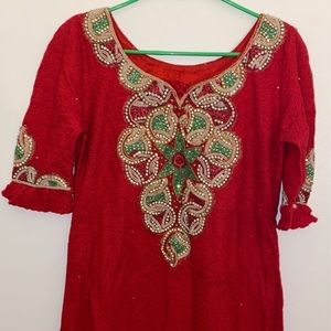 Medium Sized laces African Dress